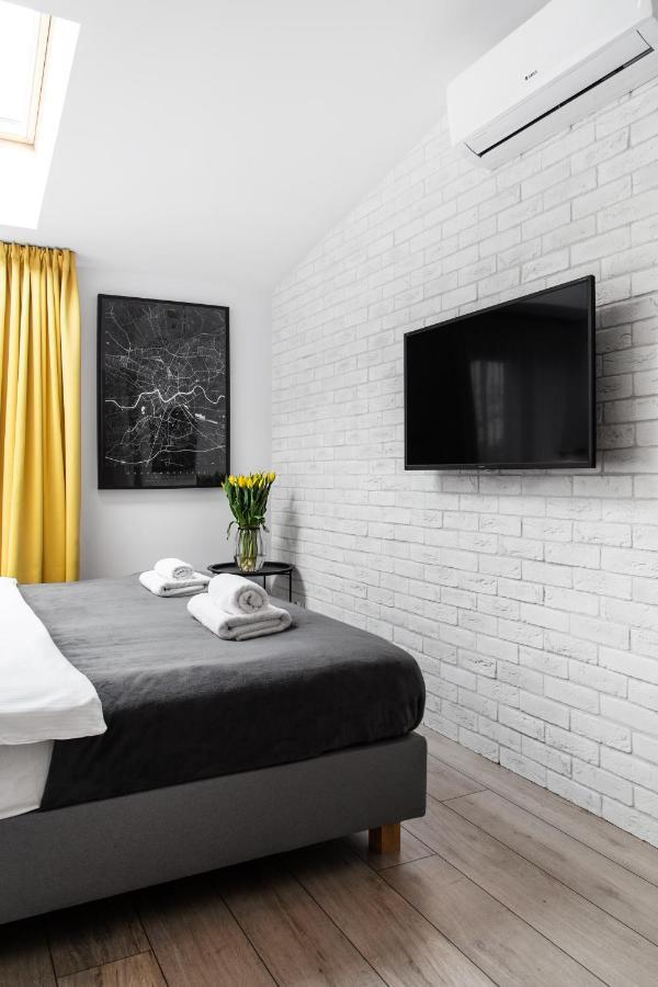 Househost Apartament: Ul. Miodowa 42/42a Krakow